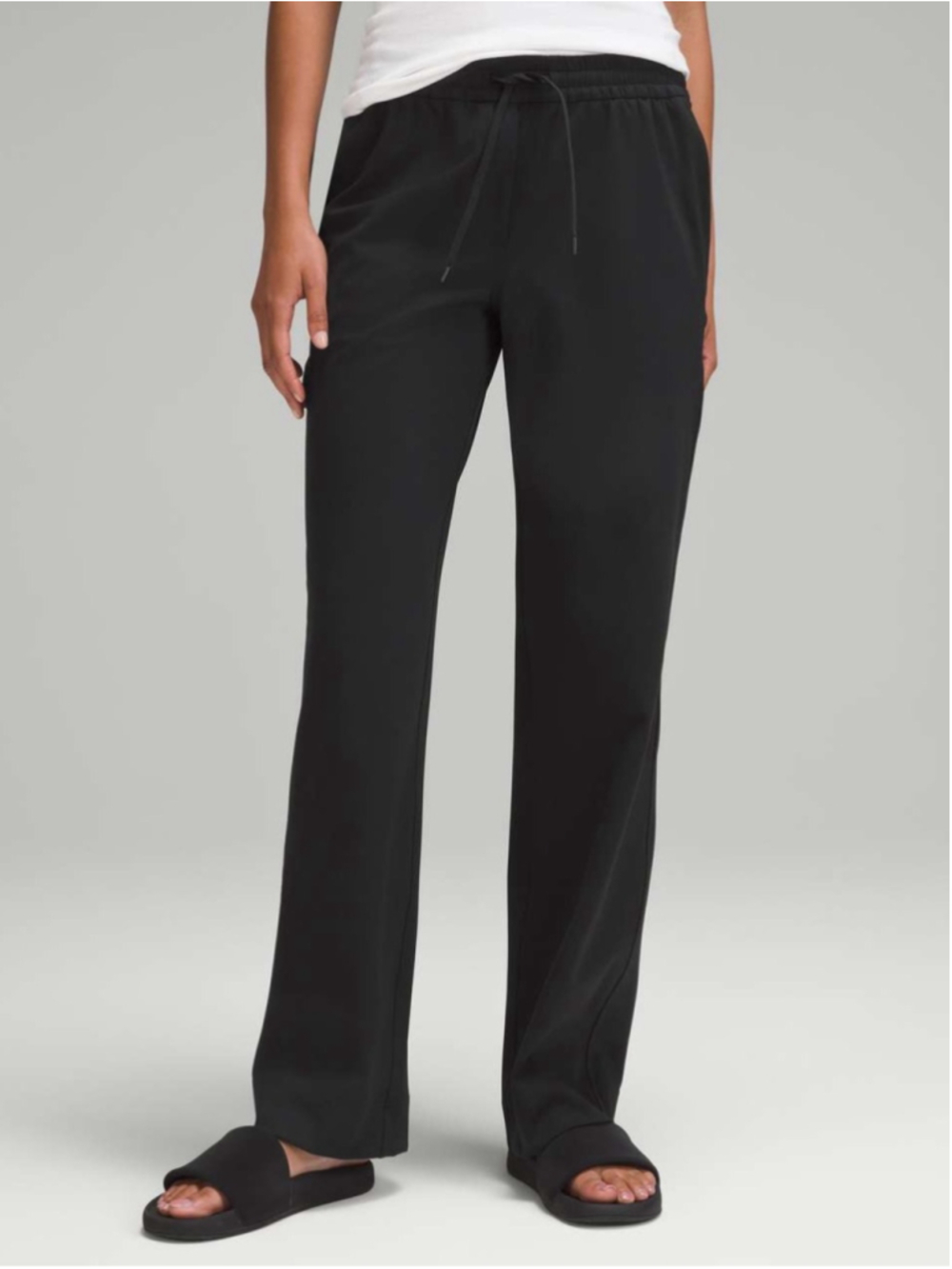 Lululemon Luxtreme Mid-Rise Straight-Leg Trouser
Black Medium